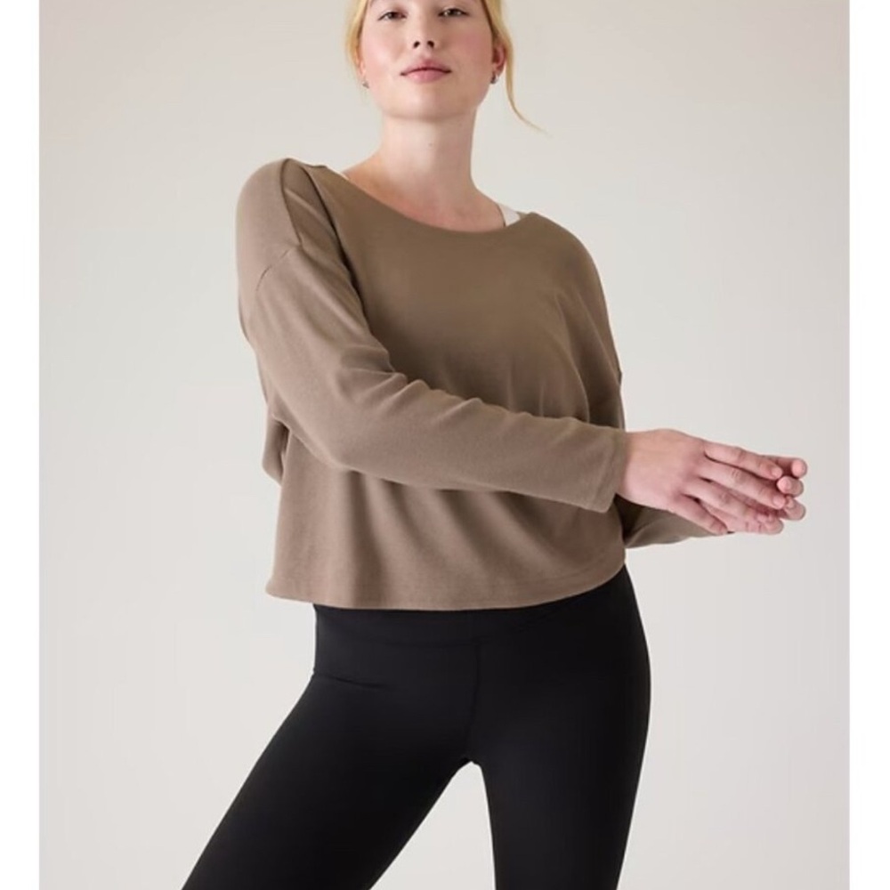 Athleta Presence Twist Top Size Medium